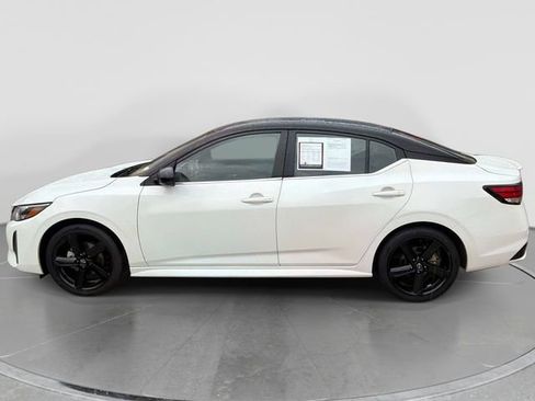 Used 2024 Nissan Sentra SR FWD image 7