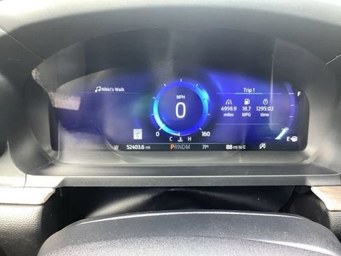 Used 2020 Ford Explorer Platinum w/ Premium Technology Package AWD/4WD image 35