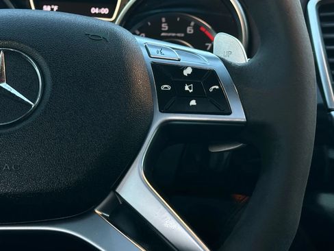 Used 2013 Mercedes-Benz ML 63 AMG 4MATIC image 29