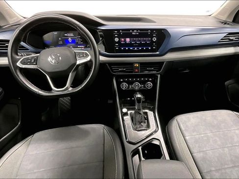 Used 2024 Volkswagen Taos SE image 18