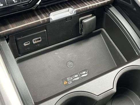 Used 2021 GMC Yukon Denali w/ Denali Premium Package image 36