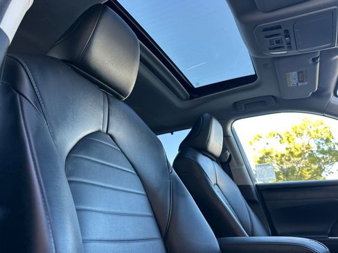 Used 2022 Toyota Highlander XLE image 18