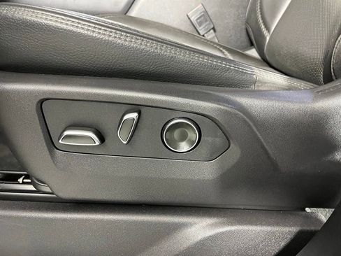 Used 2024 GMC Sierra 3500 Denali w/ Technology Package image 26