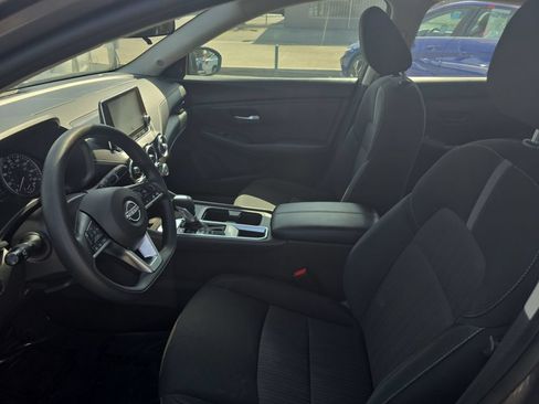 Used 2025 Nissan Sentra SV FWD image 9