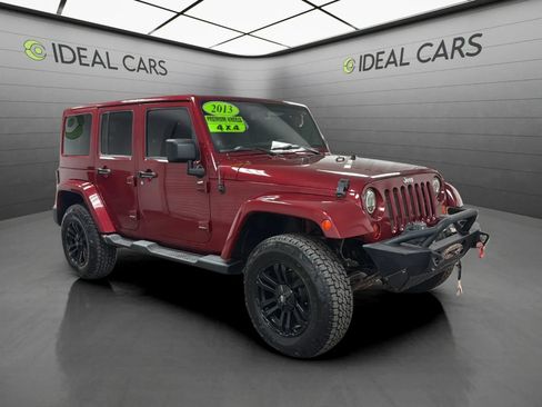 Used 2013 Jeep Wrangler Unlimited Sahara w/ Connectivity Group AWD/4WD image 3