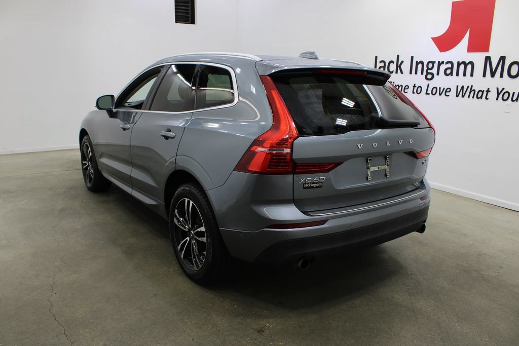 Used 2018 Volvo XC60 T6 Momentum w/ Convenience Package AWD/4WD image 3