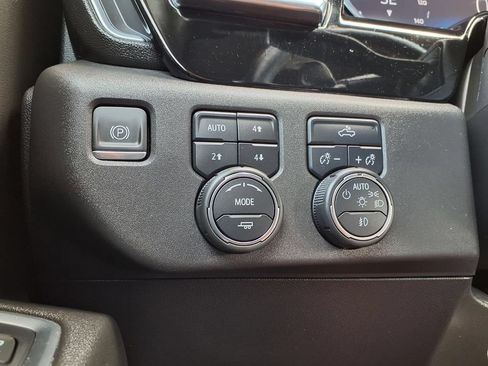Used 2023 Chevrolet Silverado 1500 LT Trail Boss w/ Convenience Package II AWD/4WD image 16