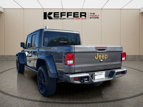 Certified 2024 Jeep Gladiator Sport image 3
