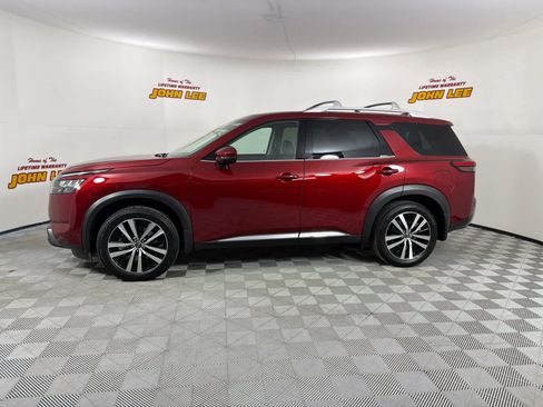 Used 2025 Nissan Pathfinder Platinum w/ Cargo Package image 2