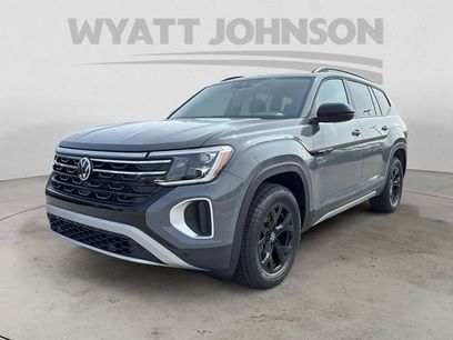 New 2025 Volkswagen Atlas Peak Edition SE