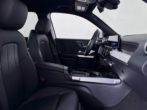 Certified 2026 Mercedes-Benz GLB 250 image 6