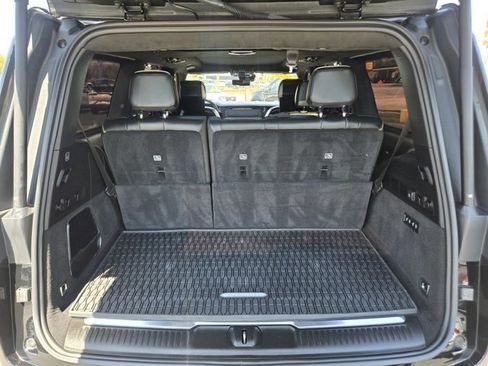 Used 2022 Jeep Grand Wagoneer Series III w/ Rear Seat Video Group 1 AWD/4WD image 28