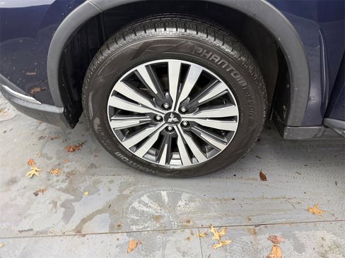 Used 2020 Mitsubishi Outlander ES image 36