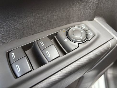 Used 2025 Chevrolet Silverado 1500 Custom image 13