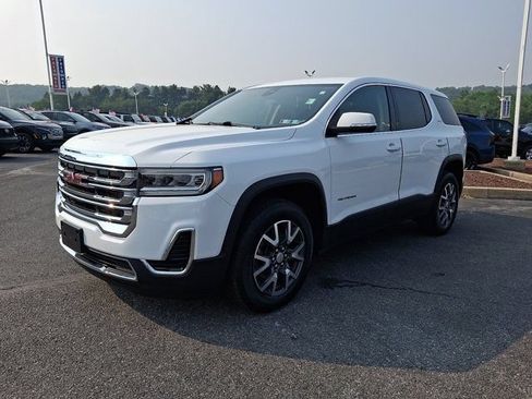 Used 2023 GMC Acadia SLE FWD image 3