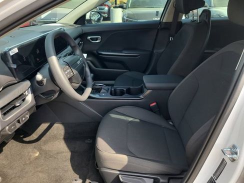 New 2026 Kia K4 LX image 17