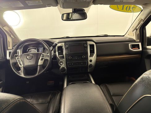 Used 2017 Nissan Titan SL AWD/4WD image 21