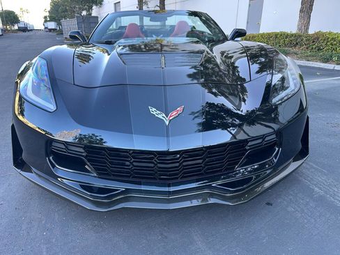 Used 2015 Chevrolet Corvette Z06 w/ 3LZ Preferred Equipment Group RWD image 7