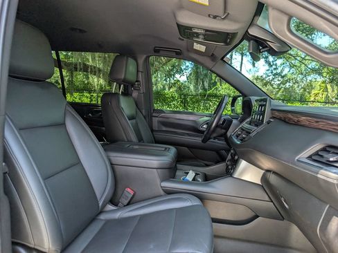 Used 2021 Chevrolet Tahoe LT w/ Luxury Package RWD image 22