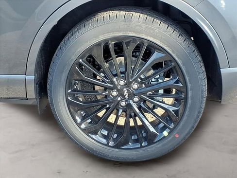 New 2026 Lincoln Corsair Grand Touring w/ Jet Appearance Package AWD/4WD image 4