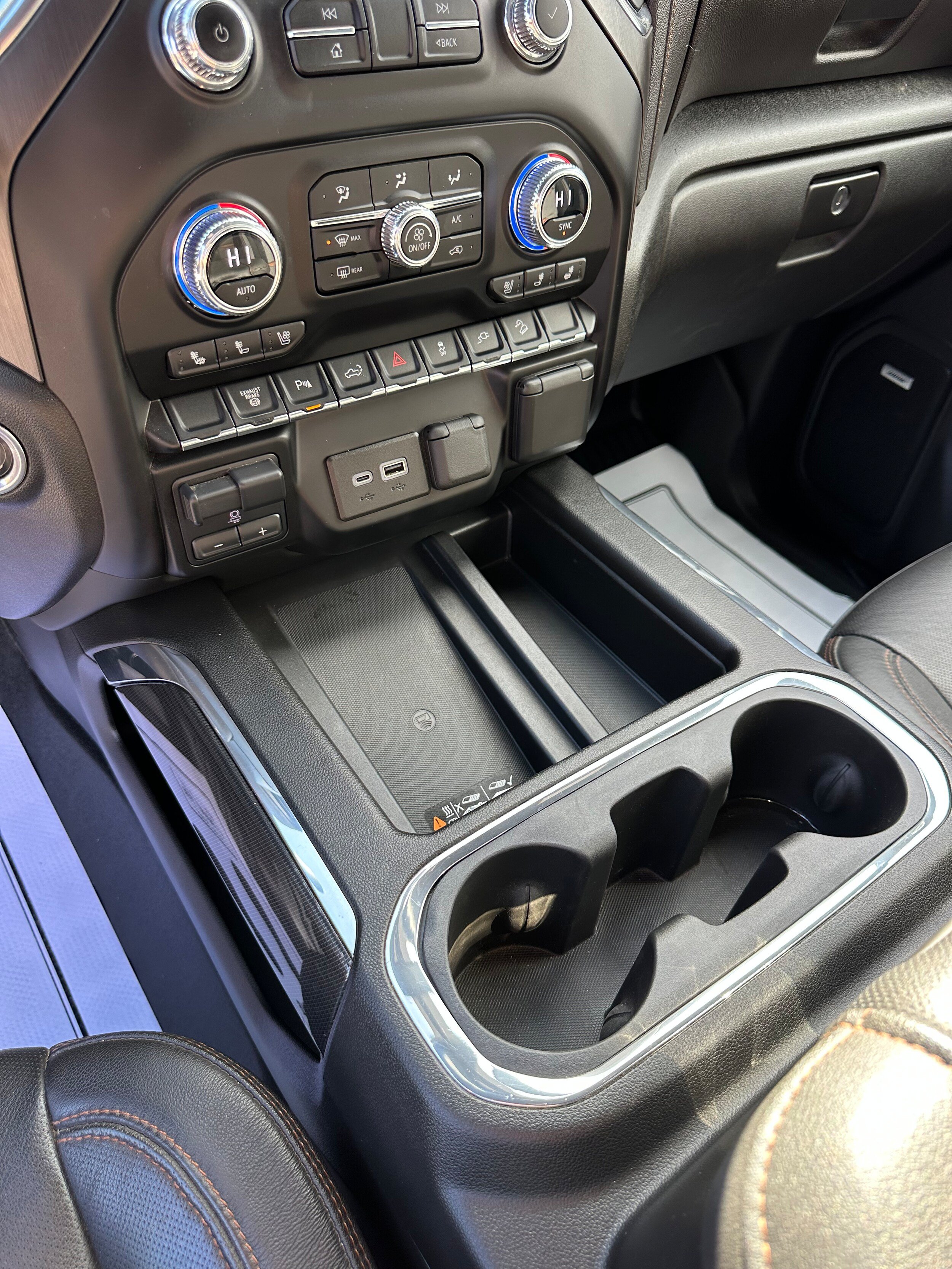 Used 2023 GMC Sierra 2500 AT4 w/ AT4 Preferred Package AWD/4WD image 24