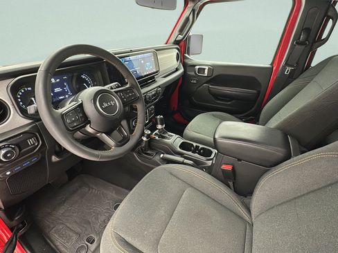 Used 2024 Jeep Wrangler Unlimited AWD/4WD image 11