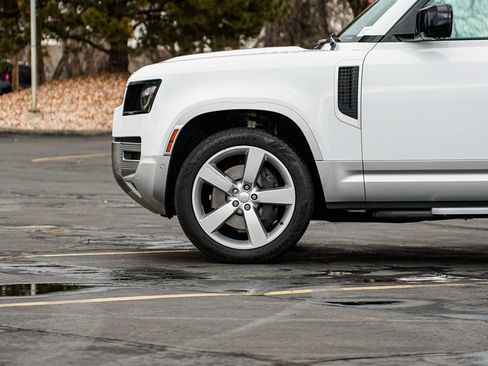 Used 2023 Land Rover Defender 130 First Edition image 8