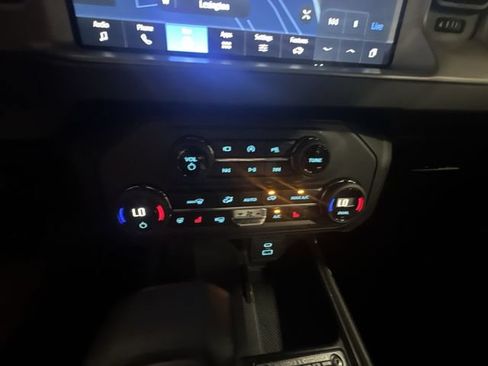 Used 2025 Ford Bronco Outer Banks AWD/4WD image 21