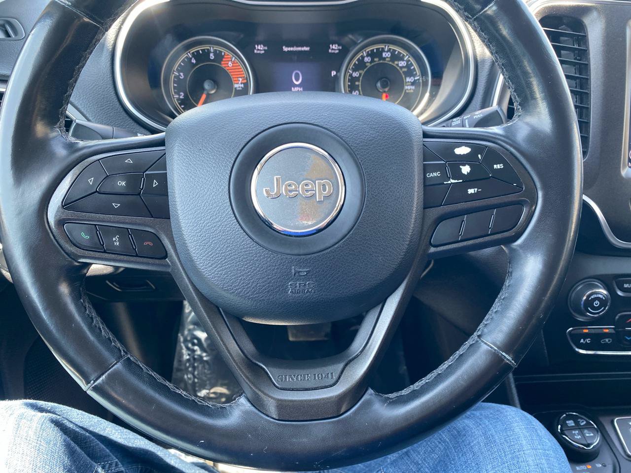 Used 2020 Jeep Cherokee Trailhawk w/ Cold Weather Group AWD/4WD image 18
