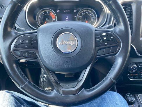 Used 2020 Jeep Cherokee Trailhawk w/ Cold Weather Group AWD/4WD image 18