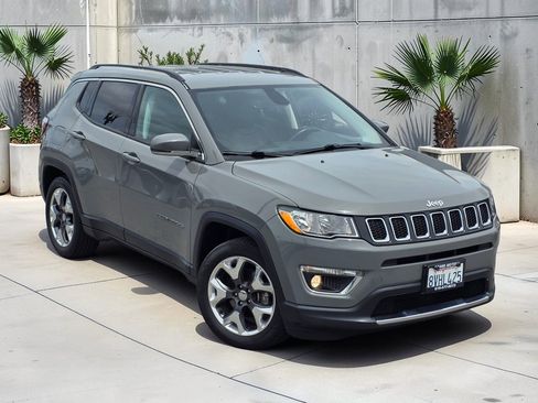 Used 2020 Jeep Compass Limited FWD image 2