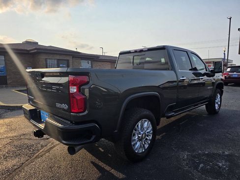 Used 2022 Chevrolet Silverado 2500 High Country w/ Z71 Off-Road Package AWD/4WD image 5