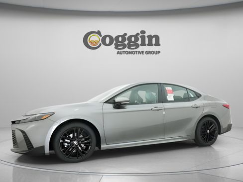 New 2026 Toyota Camry SE FWD image 4