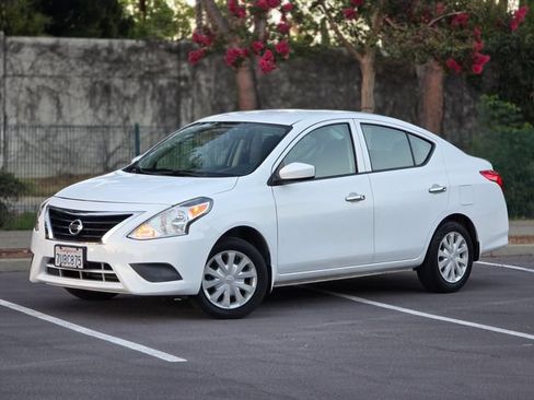 Used 2016 Nissan Versa S FWD image 14