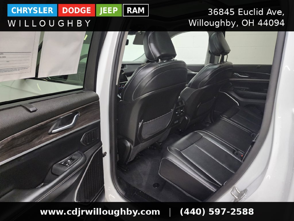 Used 2023 Jeep Grand Cherokee Limited w/ Luxury Tech Group II AWD/4WD image 28