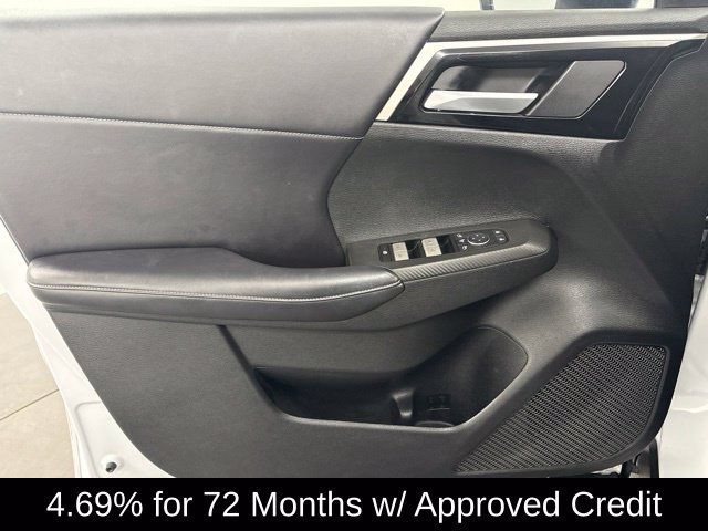 Used 2024 Mitsubishi Outlander SE Black Edition FWD image 13
