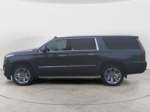 Used 2020 Cadillac Escalade ESV Premium Luxury w/ LPO, Radiant Package AWD/4WD image 8