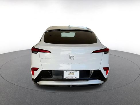 Used 2025 Buick Envista Sport Touring image 12