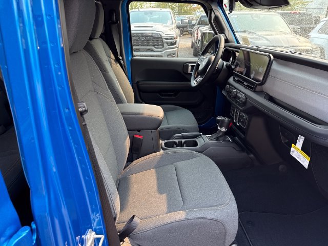 New 2026 Jeep Wrangler Unlimited Sahara AWD/4WD image 9