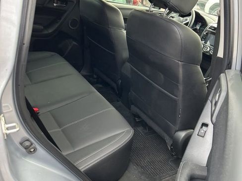 Used 2017 Subaru Forester 2.5i Touring image 4