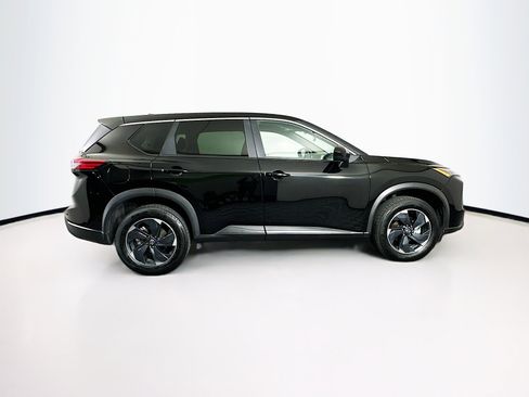 Used 2024 Nissan Rogue SV image 10