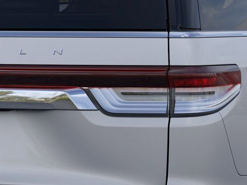 New 2024 Lincoln Navigator Reserve AWD/4WD image 21