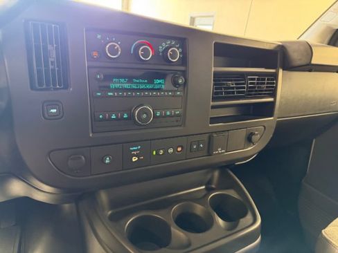 Used 2025 Chevrolet Express 3500 LT w/ LT Preferred Equipment Group RWD image 13