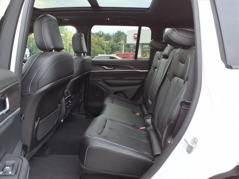 New 2025 Jeep Grand Cherokee Limited image 7