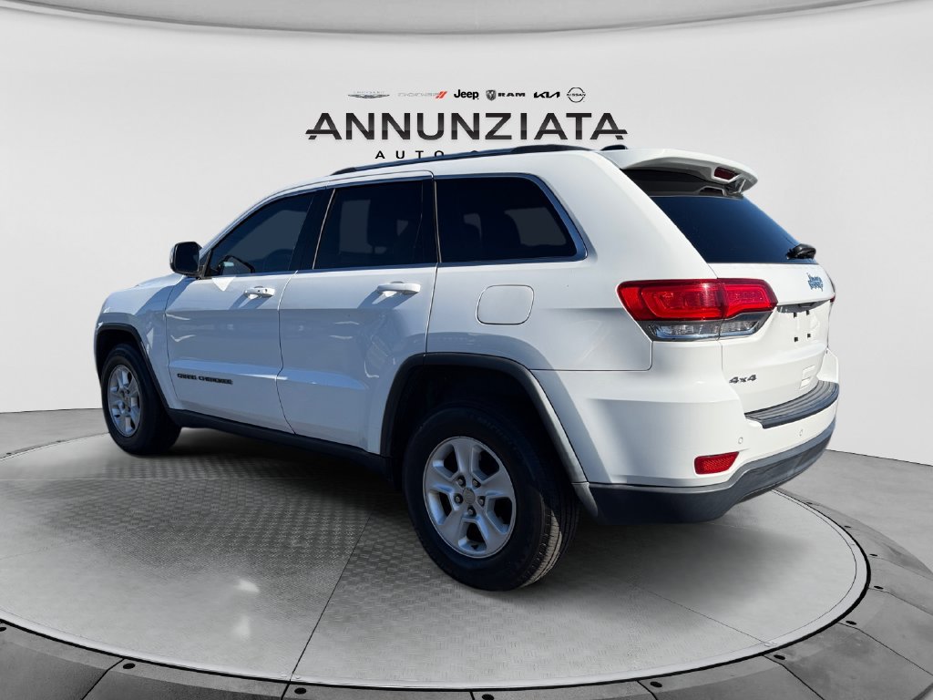 Used 2017 Jeep Grand Cherokee Laredo w/ Quick Order Package 23E AWD/4WD image 3