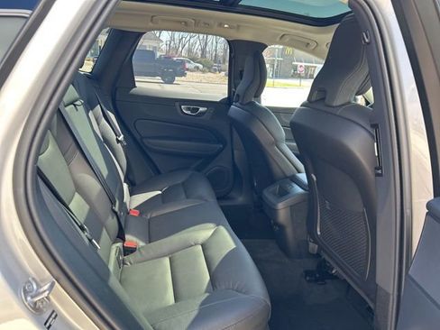 Certified 2025 Volvo XC60 B5 Plus AWD/4WD image 13
