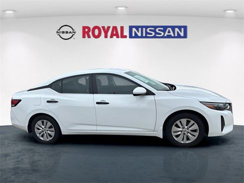 Used 2025 Nissan Sentra S image 8