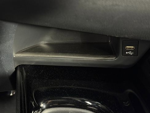 Used 2020 Toyota C-HR XLE image 26