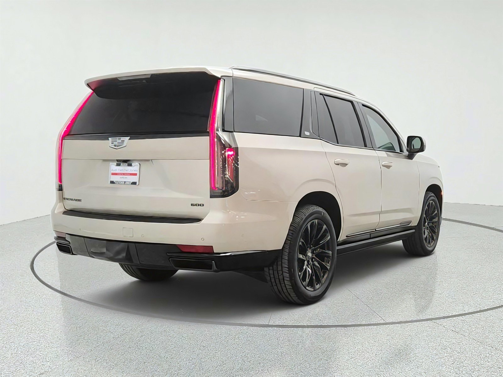 Used 2024 Cadillac Escalade Sport Platinum w/ LPO, ONYX Package AWD/4WD image 5