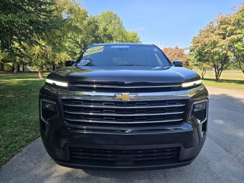 Used 2025 Chevrolet Traverse LT image 10